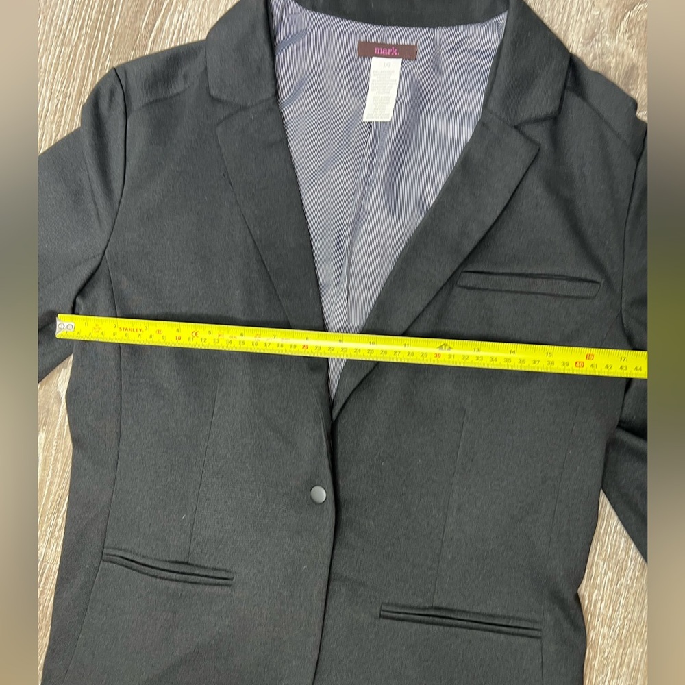 Mark Black Blazer with Stripe Lining Size Large - Sophisticated and Modern - Picture 11 of 13